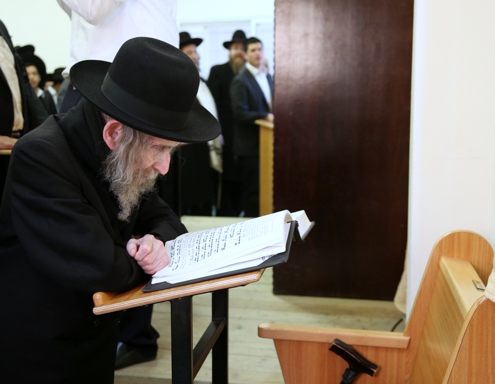 התגלו "קבלות" מלפני יובל בכתב ידו של מרן הגראי"ל שטיינמן מרן ראש הישיבה הגראי"ל שטיינמן שליט"א
