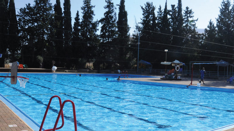 נתיבות: פעוט טבע בבריכה ביתית: מצבו קשה ולא יציב בריכה