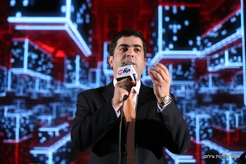 אל תפספסו • אלי הרצליך בסינגל חדש "קשר של קיימא" אלי הרצליך