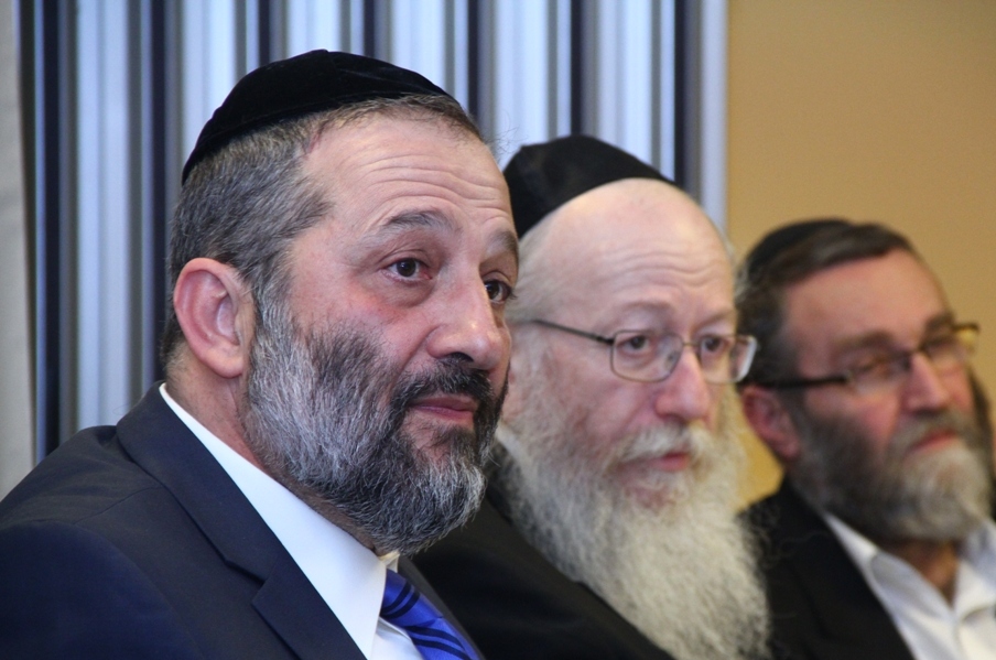 ביחד, לחוד • בעד ונגד: הפיצולים במפלגות החרדיות בזירה המקומית דרעי ליצמן גפני