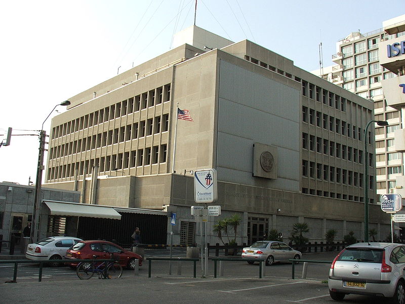 התגובות להכרזת טראמפ: "לא נעביר את השגרירות" שגרירות ארה"ב בת"א