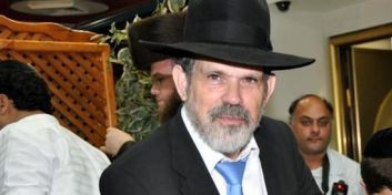 לאחר 45 שנות דוברות: אברהם טננבוים פורש טננבוים