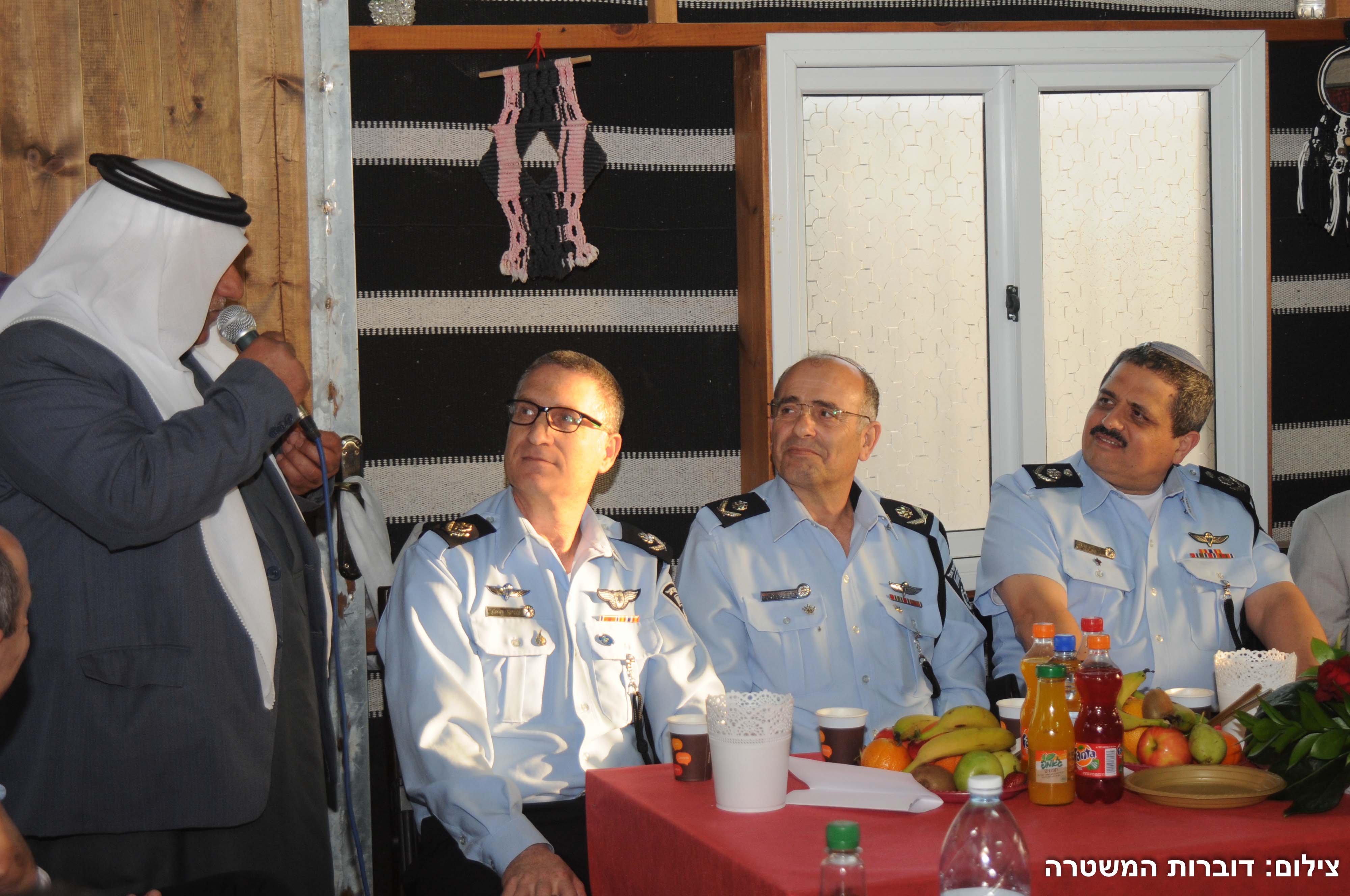 הכיפה והכאפייה: מפכ"ל המשטרה ביקר את הבדואים ברהט DSC_7637