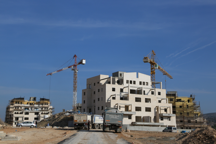 מדברים על זה: הדשא של השכן רחב יותר בניה | אילוסטרציה