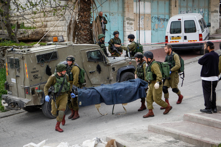 לא להאמין: משפחת המחבל תגיש תביעה נגד ישראל חיילים, פיגוע, חברון, חייל,