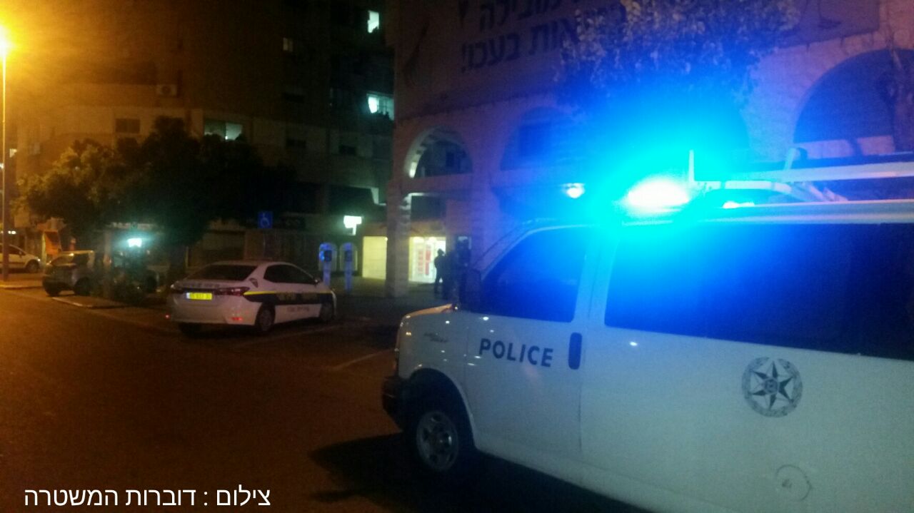 בני ברק: קטינים נעצרו בחשד לפריצה לבית הכנסת ניידת משטרה | אילוסטרציה