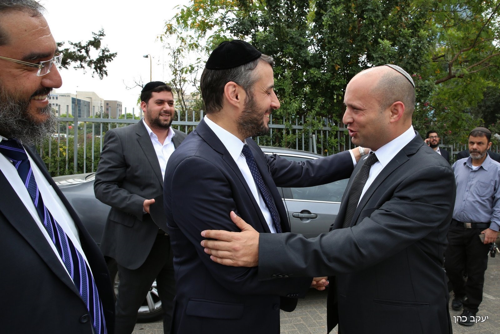 'מועצת החכמים' אישרה את ביקור בנט במוסדות ש"ס בנט ביטון, ש"ס