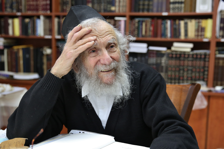 ברך • הצוות היה בהלם: המעלית פעלה רק לצורך ברכת האילנות הגאון רבי יעקב אדלשטיין זצוק"ל