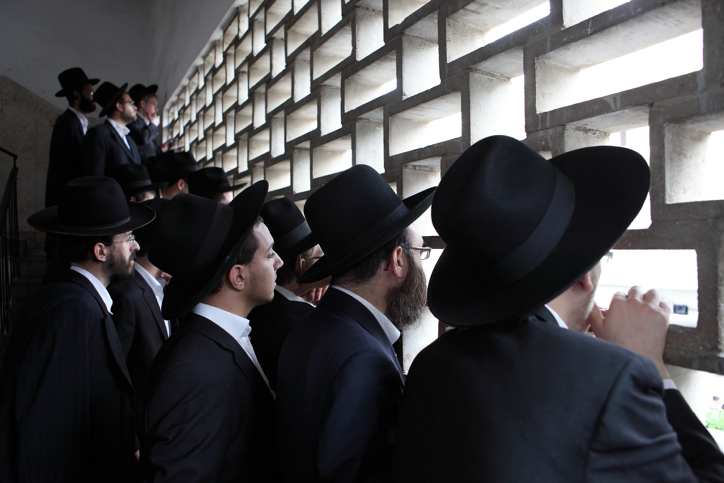 חשיפת 'אתר קול חי' • מתארגנת תביעה יצוגית בהונאת הביטוח חרדים • תמונת אילוסטרציה