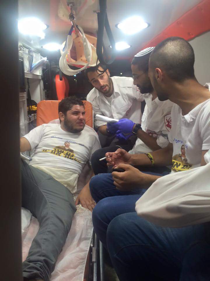 בן ארי הותקף בהפגנה למען החייל היורה, ונזקק לטיפול רפואי תמונה 2 (1)