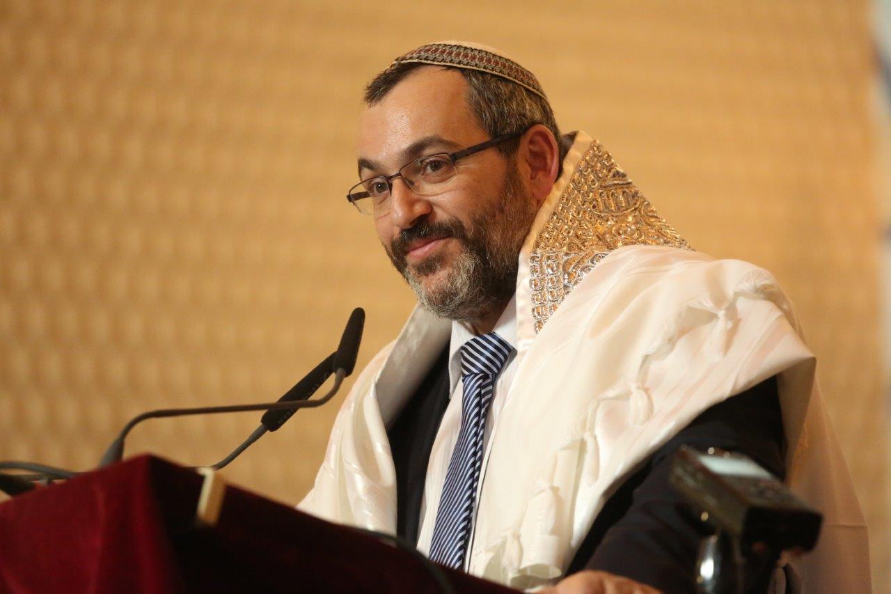 רבה של פרנקפורט: "קוראים לחיזוק השמירה על המוסדות היהודיים" הרב אביחי אפל