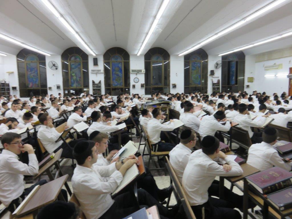 אושרה: הצעת החוק שעוררה סערה ישיבה • אילוסטרציה