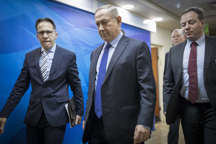 מנכ"ל משרד רה"מ התפטר; מונה מ"מ הורביץ (מימין) ונתניהו