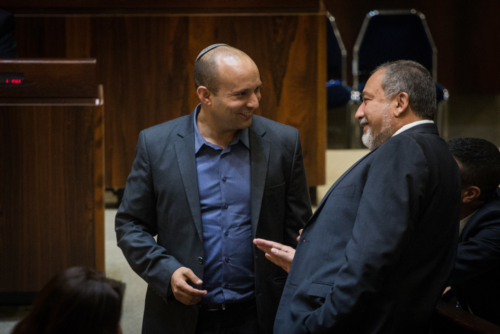 בנט: "מציע לשר הביטחון לא להכניס את קציני צה"ל לויכוח הפוליטי" בנט וליברמן