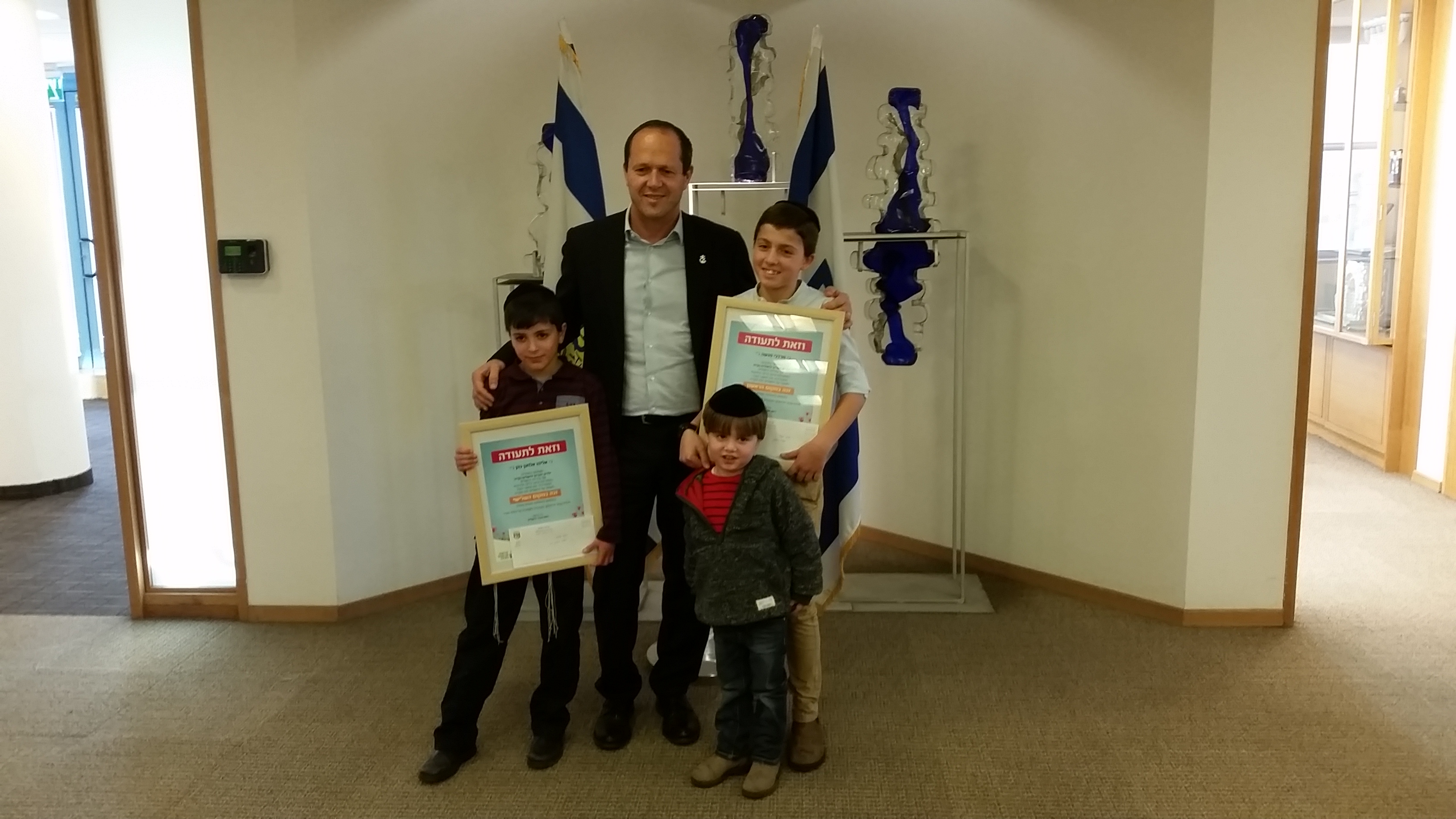 איזו כרזת רחוב זכתה? מאזיני קול חי הציגו "ירושלים נקיה" רא"ע ירושלים, ניר ברקת והזוכים
