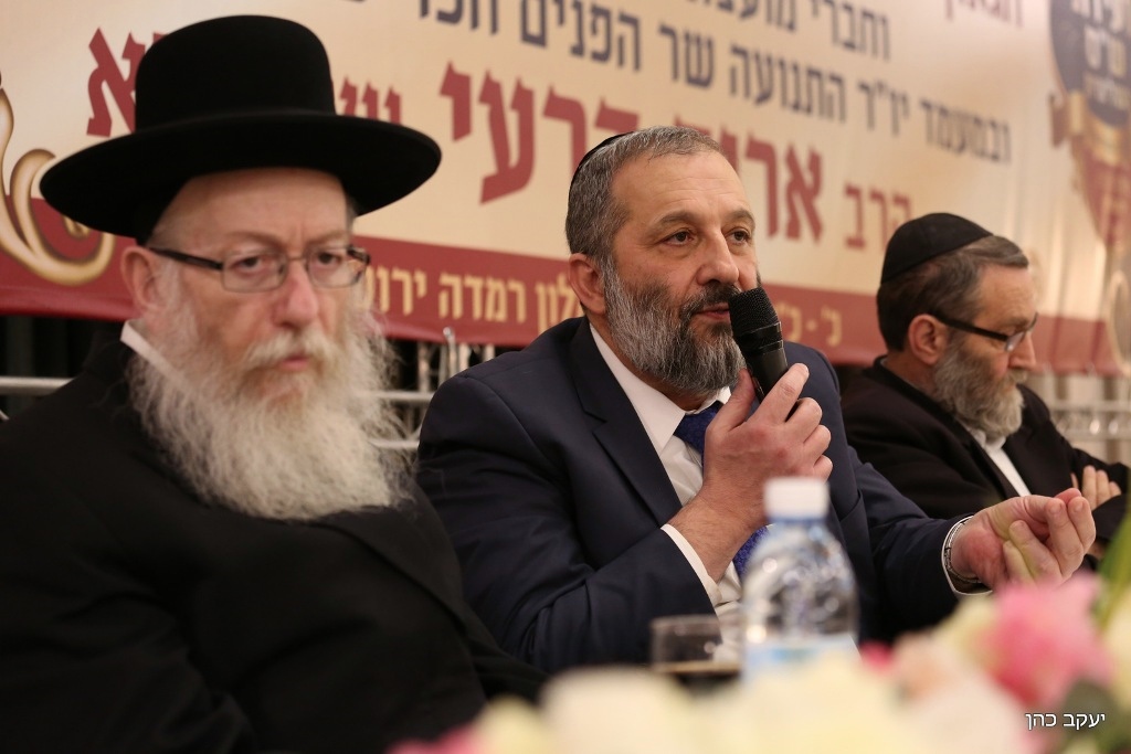 החרדים סיכמו: חוק השבת יקודם והאצלת סמכויות לדרעי דרעי, ליצמן וגפני