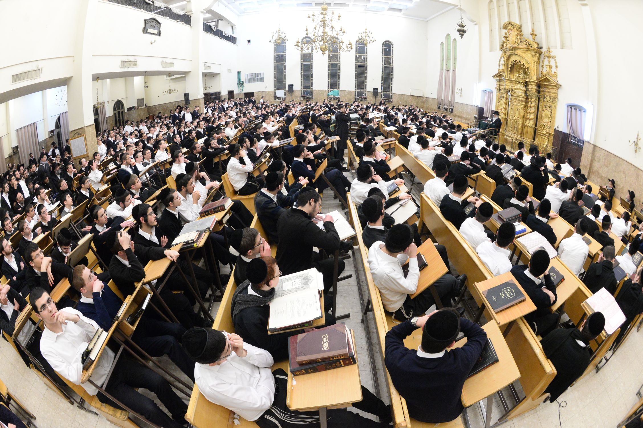 פונוביז': החלה ישיבת ראשי הישיבה בה יוחלט אלו בחורים יתקבלו resized_DSC_2141