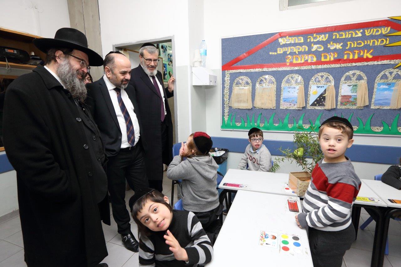 "אי אפשר להשלים עם אפליה, גם לא בחינוך המיוחד" הילדים המתוקים באוהל שרה