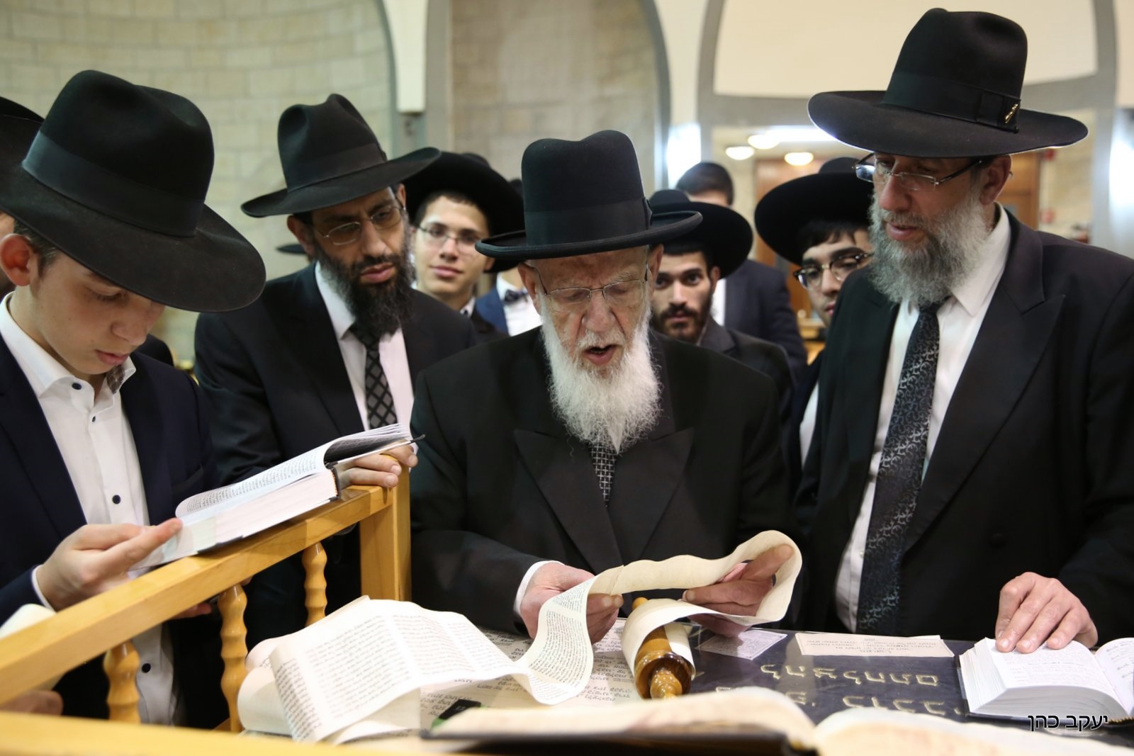 ומי הגיע לשמוע קריאת מגילה אצל חכם שלום? – תיעוד 212A1325