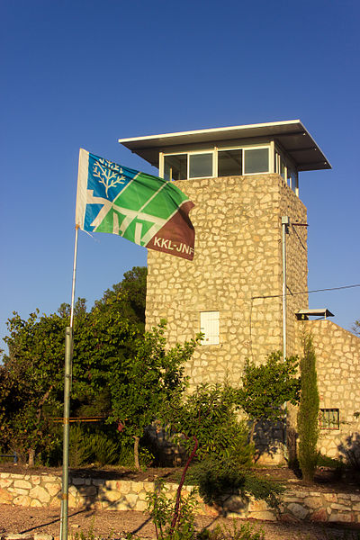 מטרומפלדור ועד ביריה: חג בגליל • 71 שנה לניצחון הרוח בביריה 400px-המצודה_בביריה