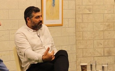 צבי יחזקאלי מספר לאיתי גדסי על כובעו החדש • האזינו צבי יחזקאלי