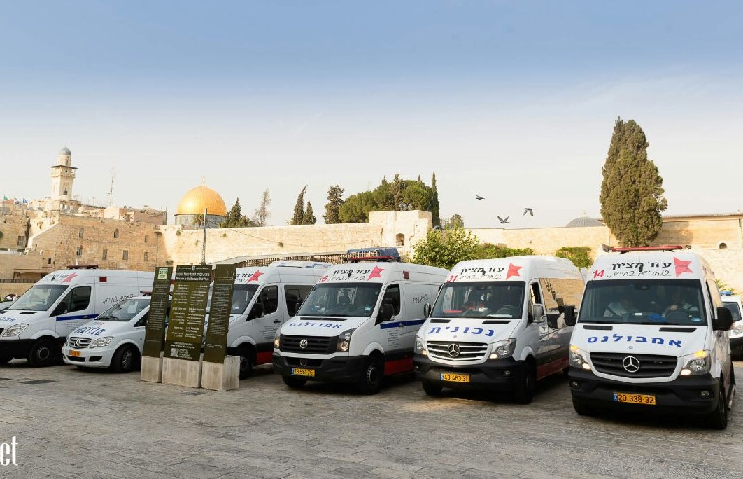 מרגש: נכים יזכו לשירות הסעות בברכת כהנים לרחבת הכותל אמבולנסים