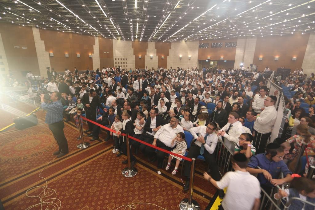 בלב אחד: מאות ילדים ובני משפחותיהם חגגו שמחת חג בחוה"מ בלב אחד אירוע פסח תשע''ז (33)