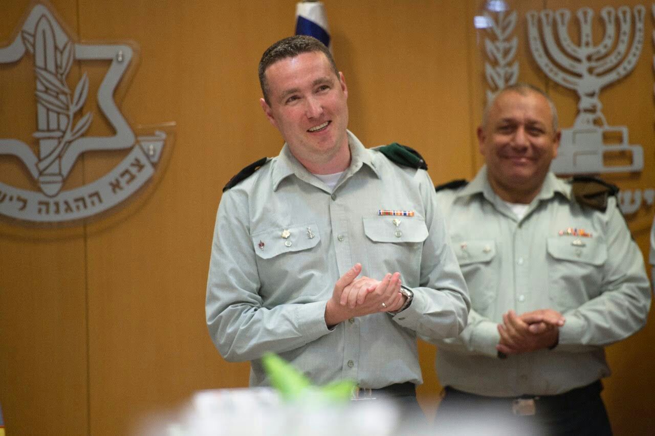 מנליס השיב לנסראללה במשפט עתיק דובר צה"ל, תא"ל רונן מנליס והרמטכ"ל אייזנקוט