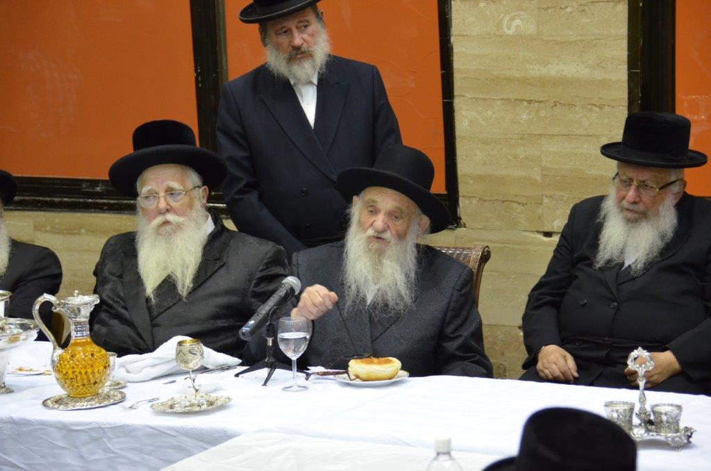 ברוך דיין האמת: ראב"ד אנטוורפן הגאון רבי אליהו שטרנבוך זצוק"ל הגאון הגדול רבי אליהו שטרנבוך זצוק"ל