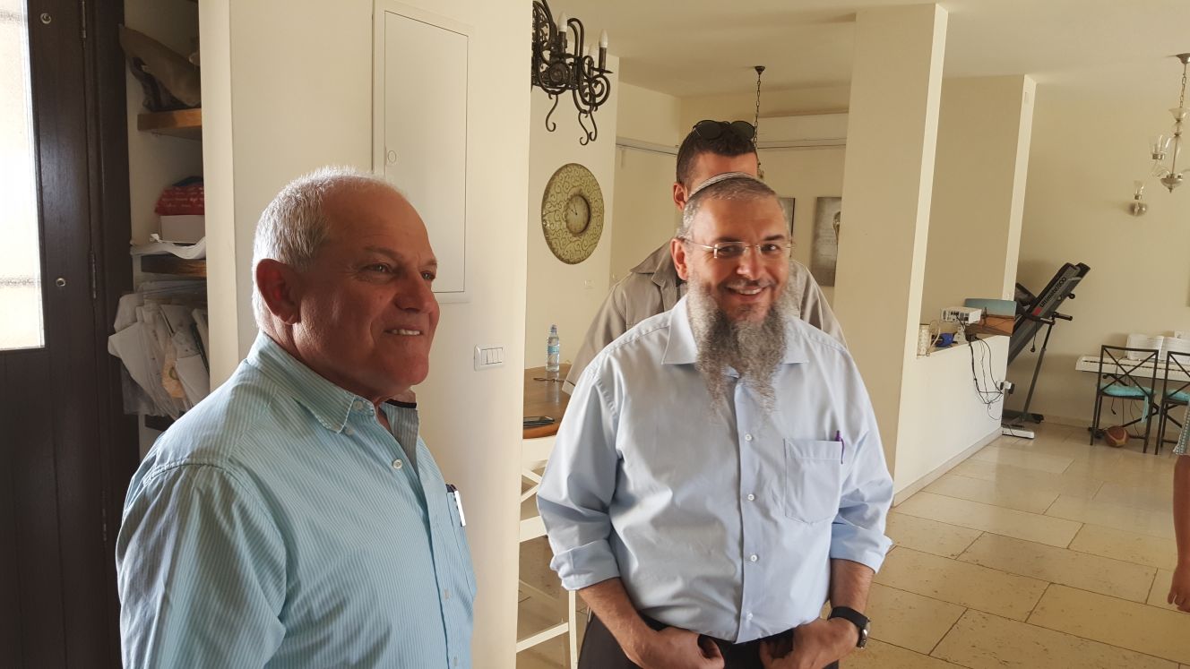 ראש מועצת גוש עציון: "הליכוד לא הצליח להשיב את השופטים למקומם" נאמן והשר כץ