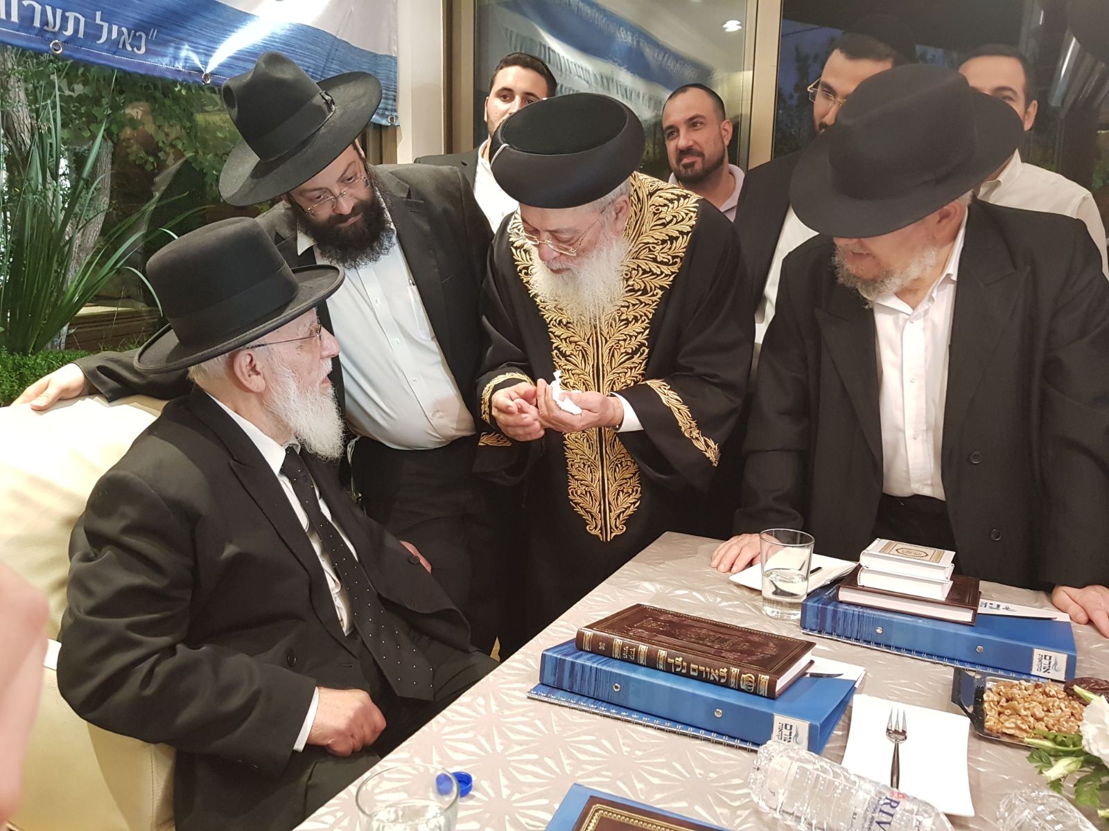 אמש: גדולי ישראל נועדו יחדיו מרן ראש הישיבה חכם שלום כהן, הגרש"מ עמאר והגר"מ מזוז
