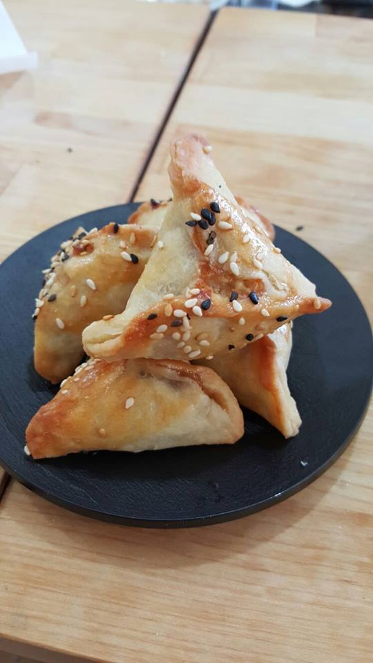 ראשונה ואלגנטית • משולשים פריכים במילוי מושלם 12495231_544434519058338_8756870317666580626_n