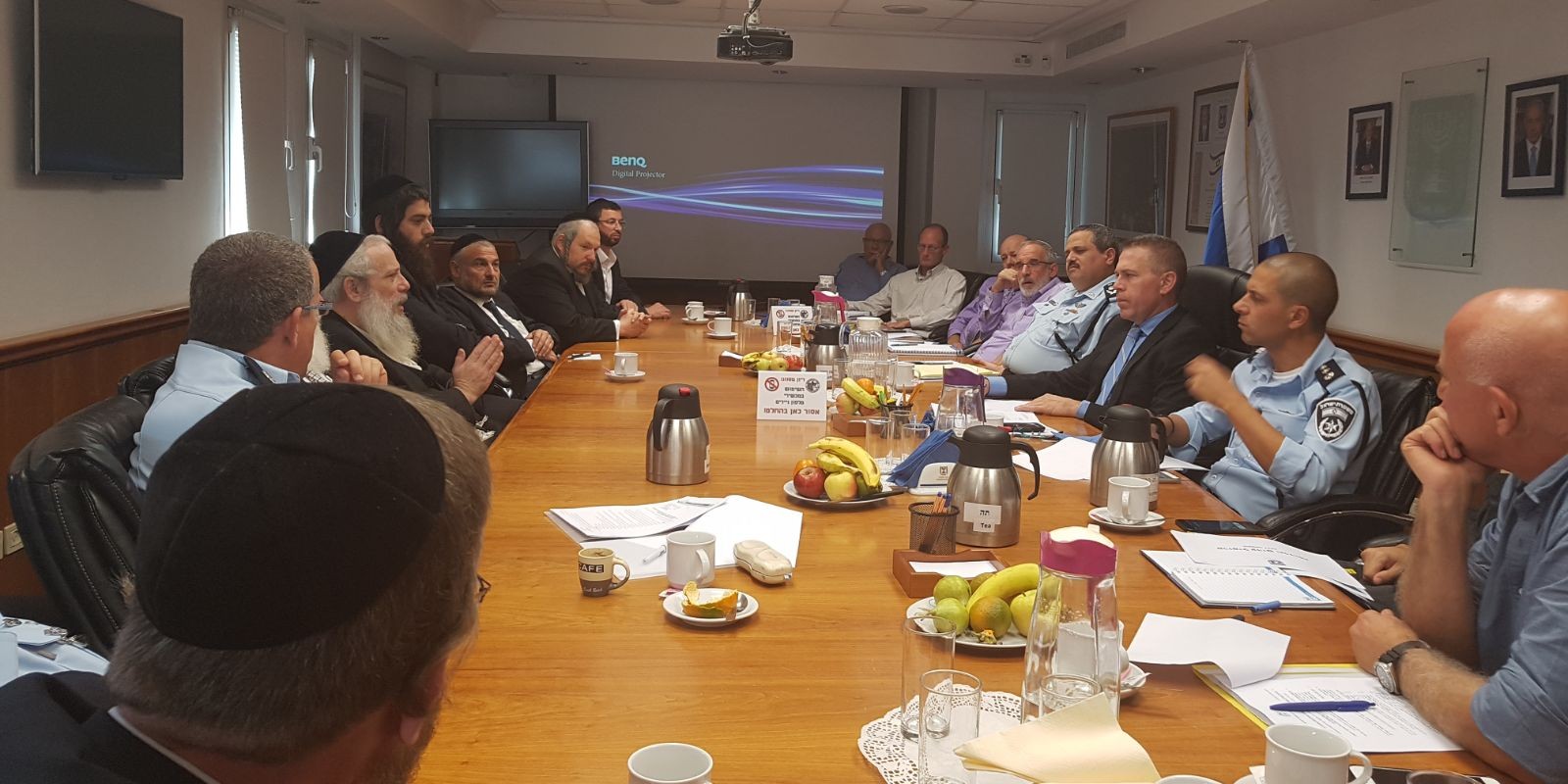 ארדן ואלשיך נפגשו עם ראשי המועצות החרדיות השר והמפכ"ל במפגש היום