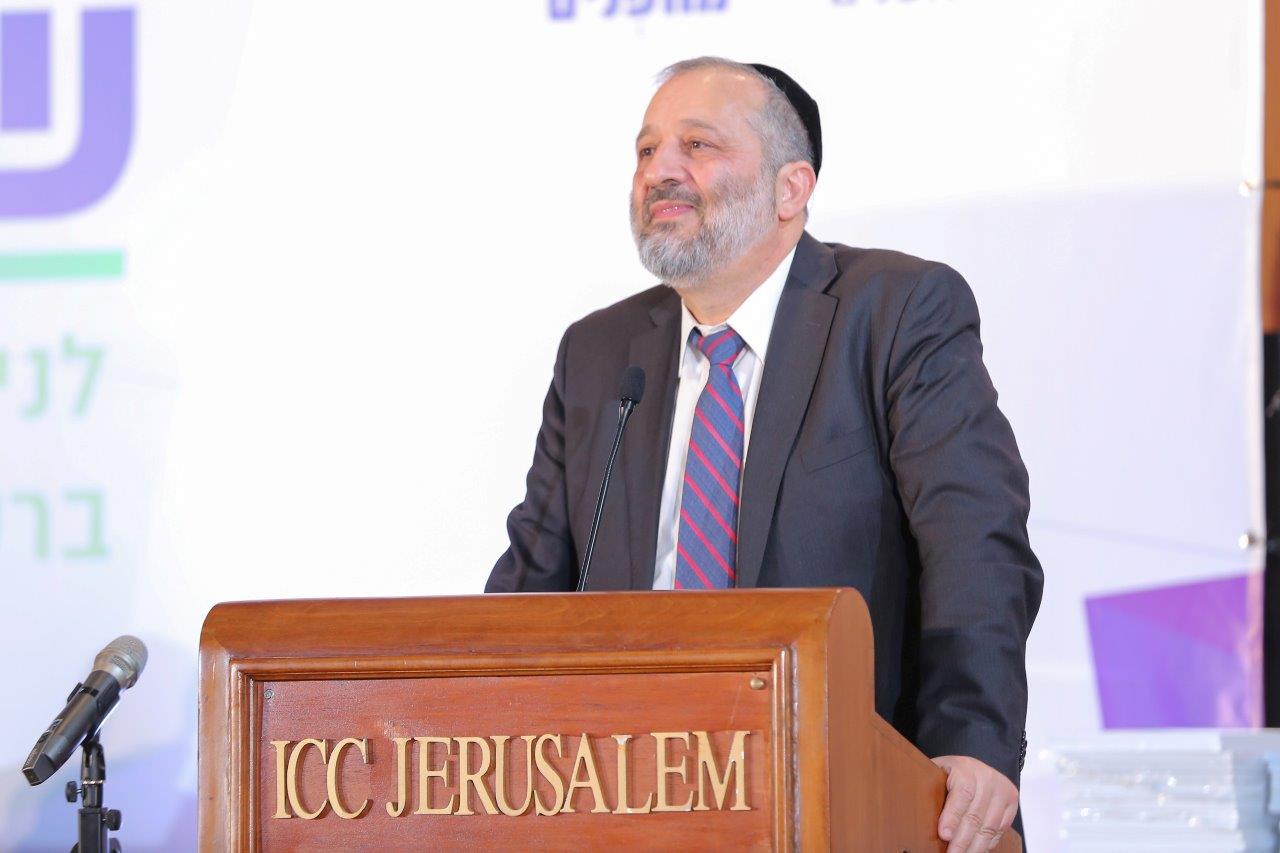 ניצחון לדרעי: חברי מועצת טבריה ימשיכו בתפקידם דרעי