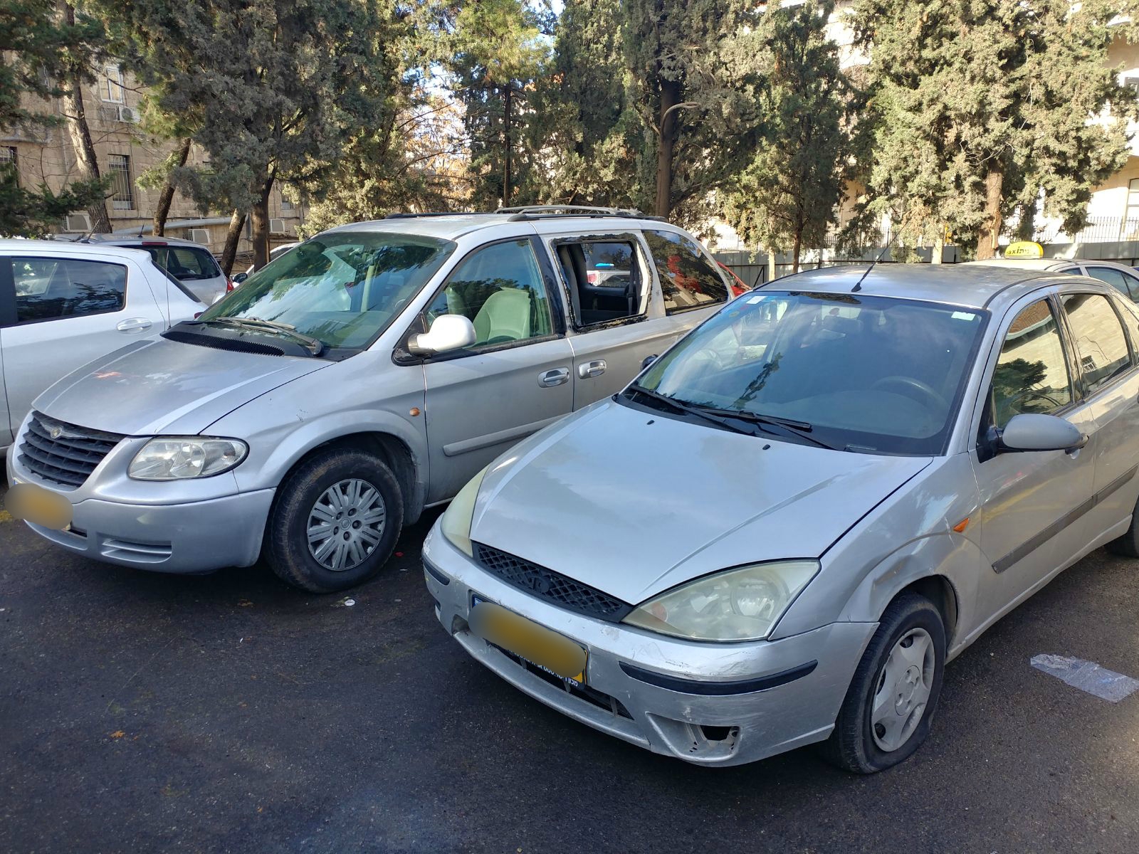 בני ברק: פעוטה ננעלה ברכב – האבא שבר את החלון וחילץ את בתו רכב. אילוסטרציה