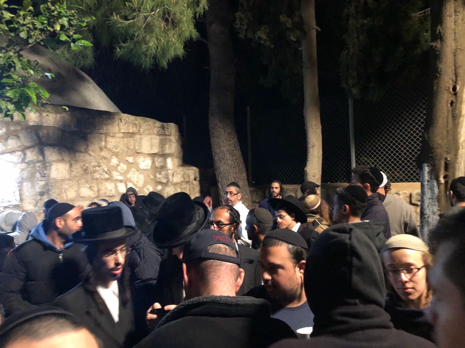 המונים התפללו הלילה בקבר יהושוע בן נון הילולת יהושע בן נון שומרון