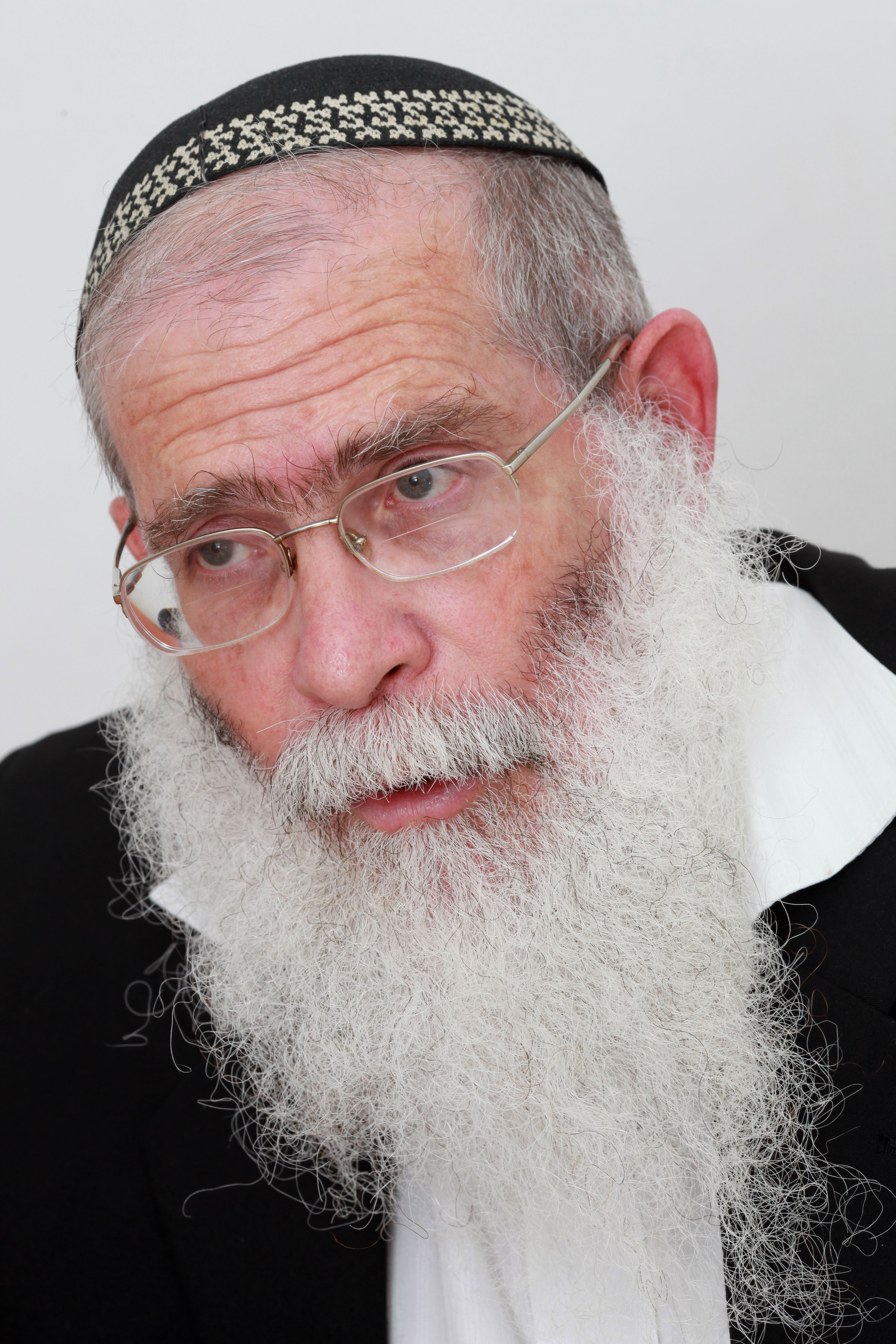 לקיים בנו: רב השומרון עבר אירוע לבבי "מבקשים להתפלל לרפואתו" Chief Rabbi Elyakim Levanon
