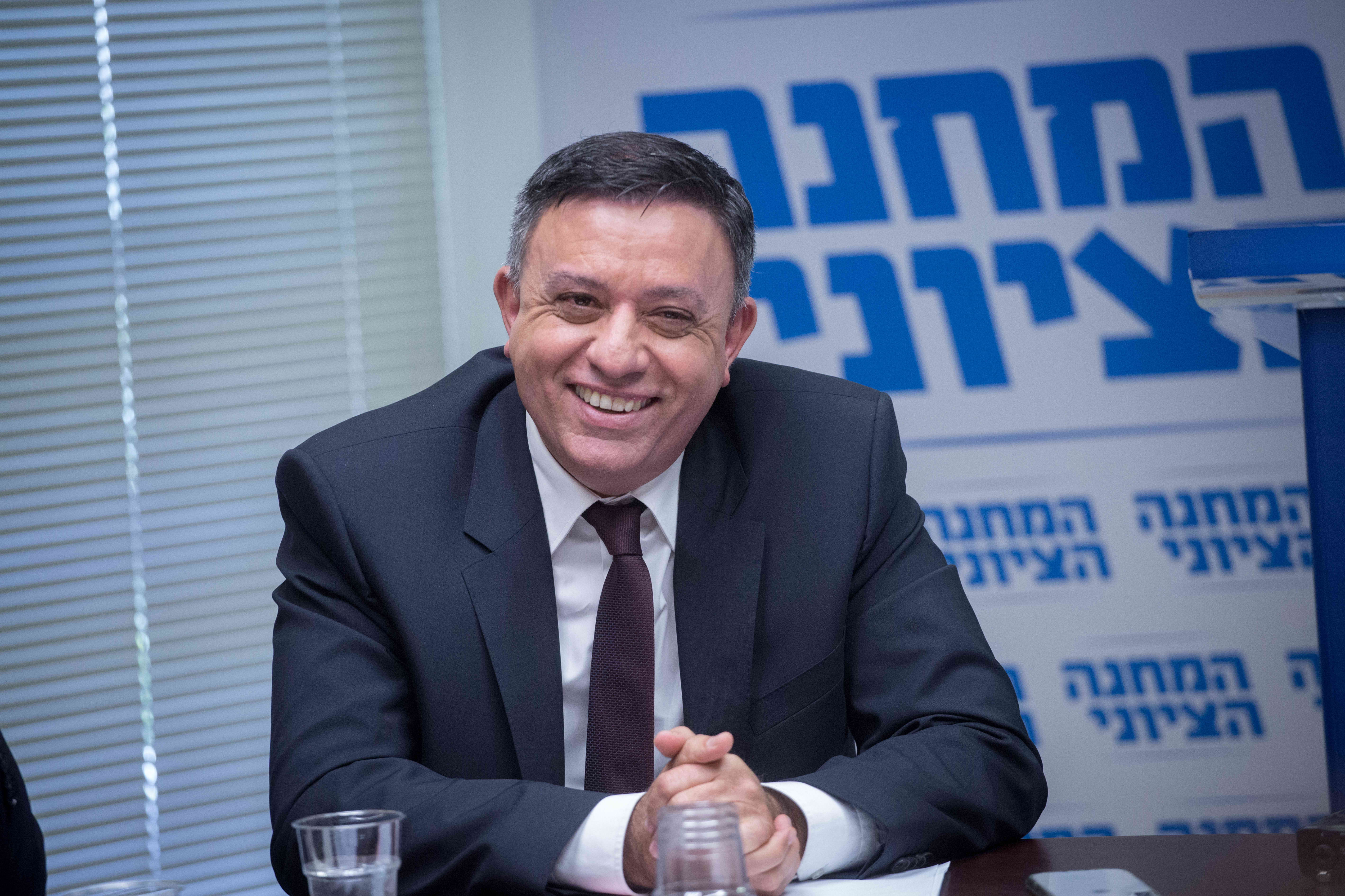 סקר מנדטים: העבודה מתחזקת, ש"ס עולה במנדט F180312MA15