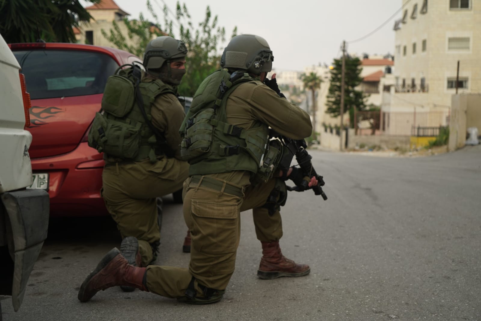 שמונה עשר מבוקשים ואמל"ח נתפסו ביו"ש לוחמים בפעילות