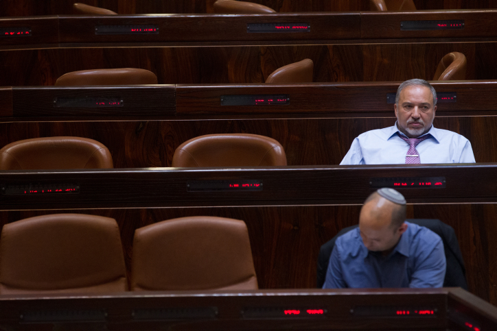 ליברמן: "מה עם הסכם בנט – דעאש?"; בנט: "מדיניות שמאלנית" בנט וליברמן