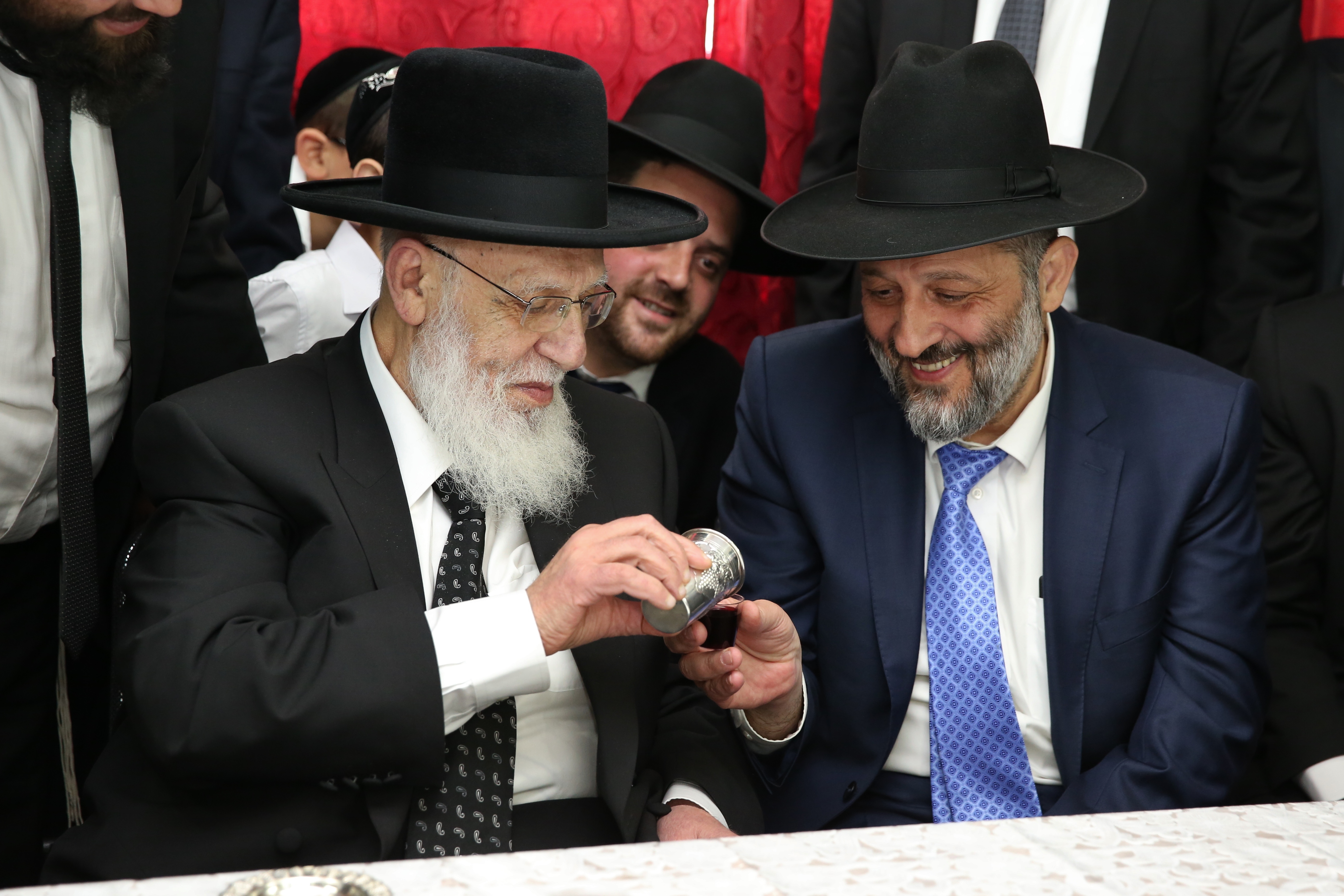 מירון: אריה דרעי הגיע לביקור מיוחד במעונו של מרן ראש הישיבה .