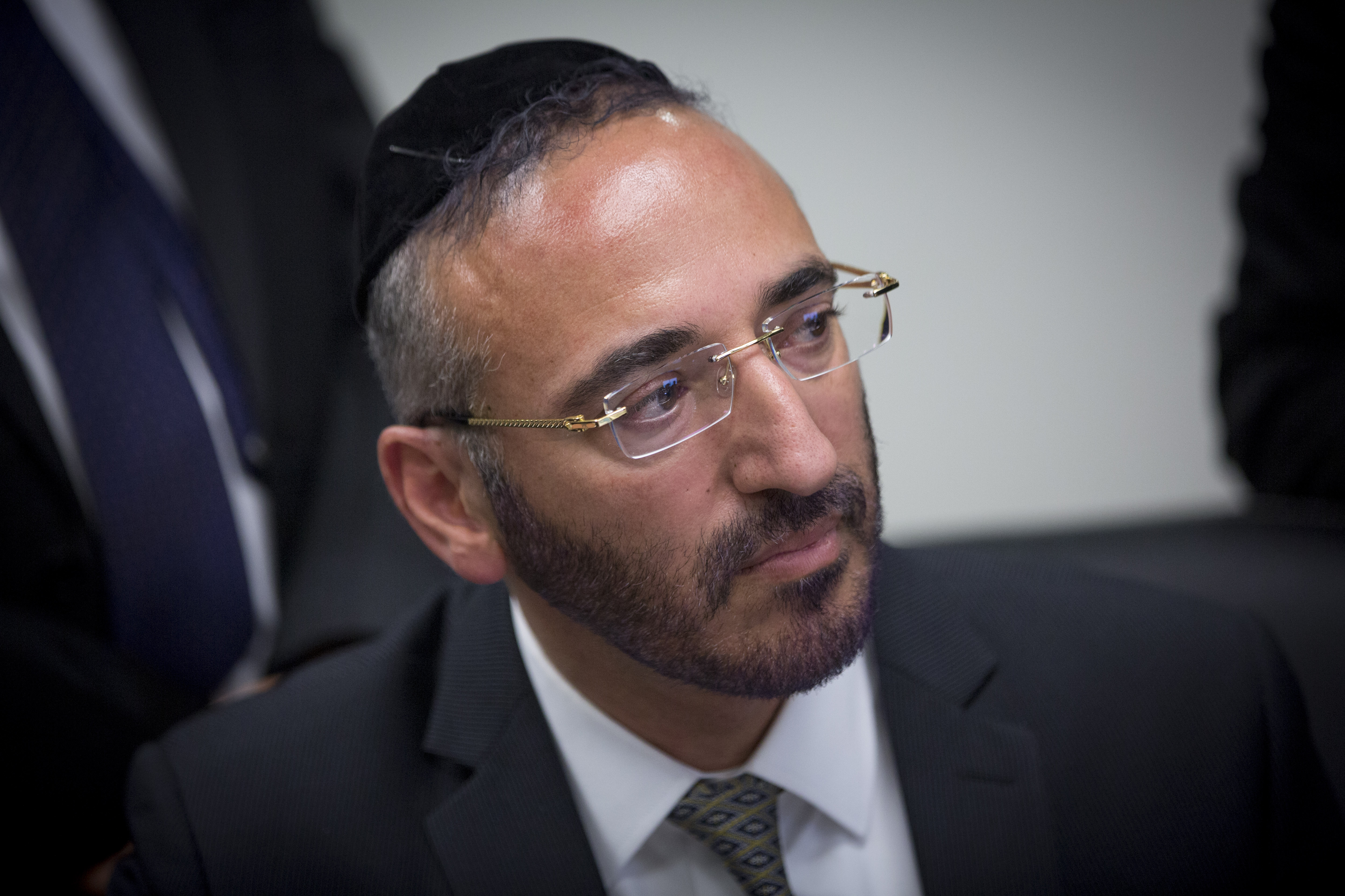 מנכ"ל הרבנות ל'קול חי': אין עדיין מתווה שיעמוד בפני בג"ץ לא לפגיעה במשגיחים והכשרות. מנכ"ל הרבנות משה דגן
