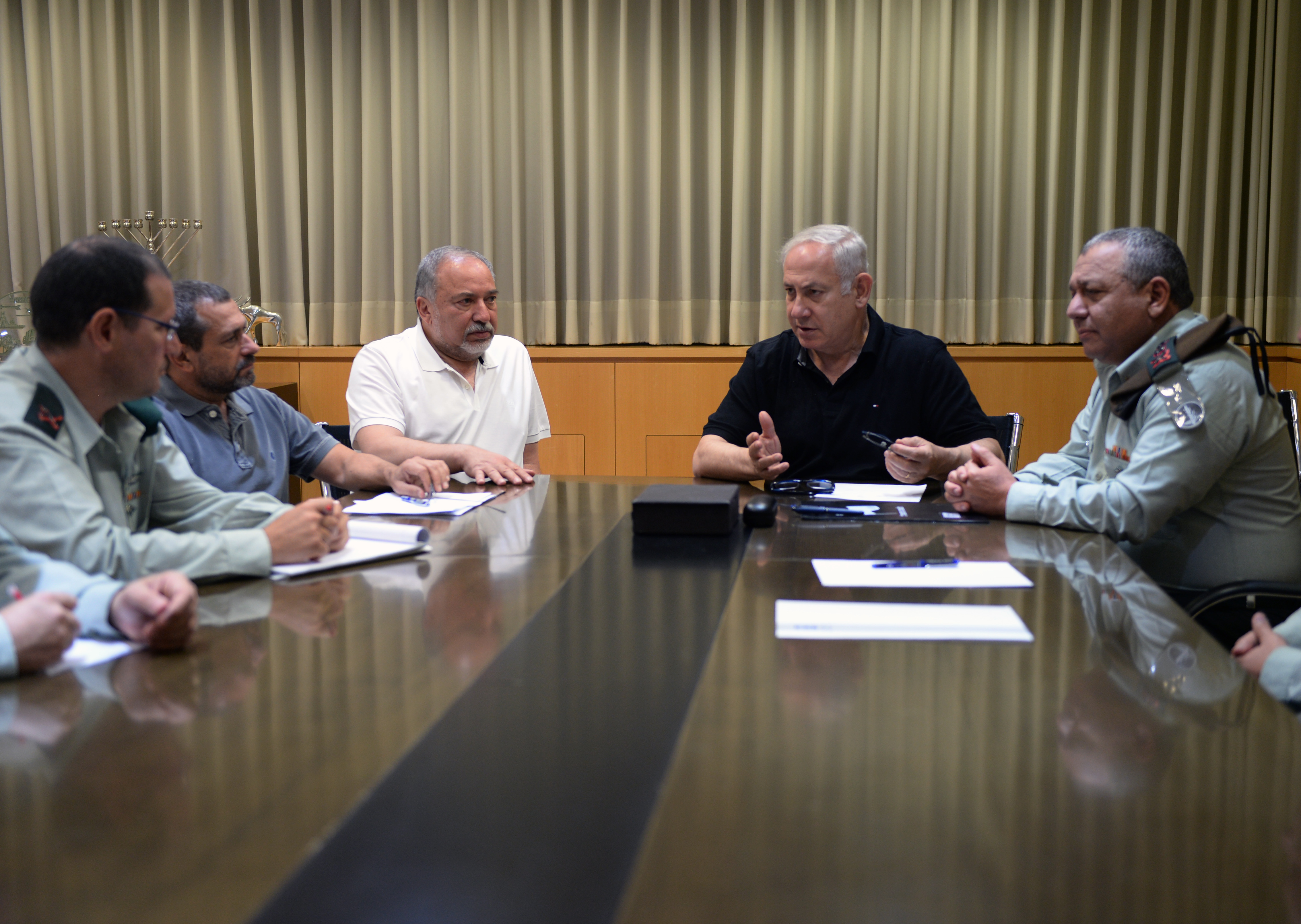 הקבינט הנחה את צה"ל: להמשיך לפעול בעוצמה כנגד גורמי הטרור ראשי מערכת הביטחון בישיבה ראש הממשלה ושר הביטחון
