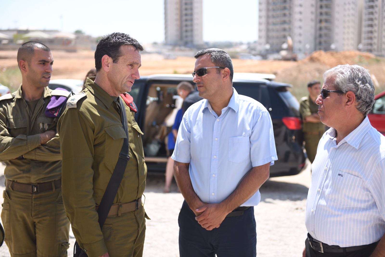 חלק מיישובי הדרום: "לא יודעים עדיין מה ההנחיות לגבי מחר" צבא תושבים עוטף עזה