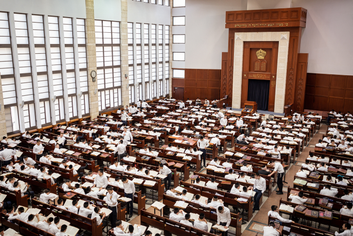 אל נא רפא נא: משגיח ישיבת 'קול תורה' חש בלבו ופונה לבית החולים העתירו בתפילה לרפואת המשגיח
