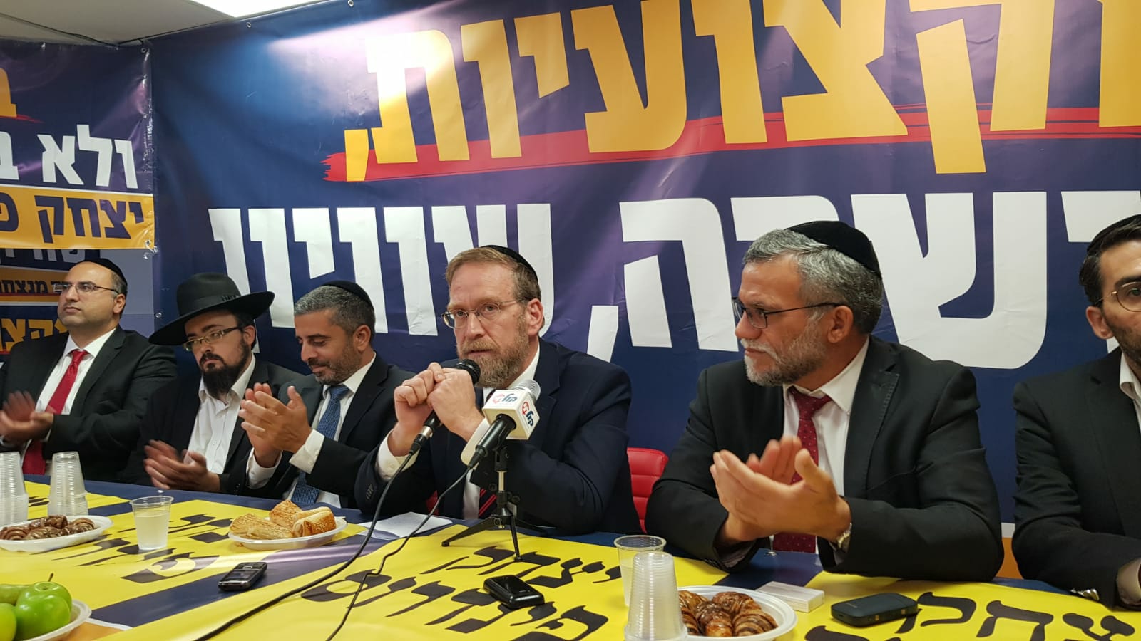 הפרקליט שיציל את מערכת הבחירות: "מחפשים את המפתח לשערי בג"ץ" WhatsApp Image 2018-10-18 at 19.46.10