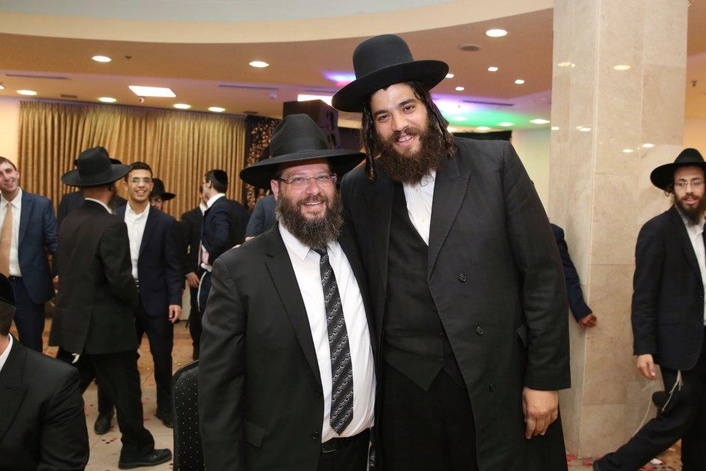 המנכ"ל השיא את בנו בכורו • צפו בגלרייה חתונה אריה מונק בית חם צילום יעקב כהן (33)