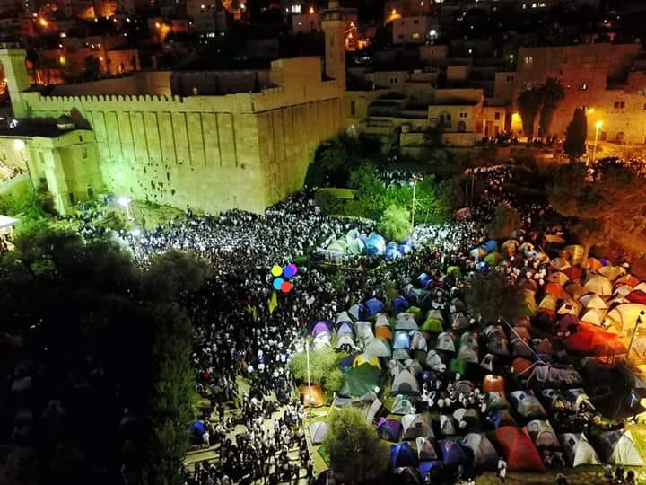 שבת "חיי שרה": 40,000 אורחים הגיעו לשבות בחברון צולם עי לא יהודי