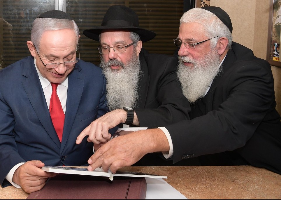 כך חדר ה'טנק' למעונו של ראש הממשלה • האזינו whatsapp-image-2018-11-22-at-21-01-03 הרב דוד נחשון צילום עמוס בן גרשום, לע''מ