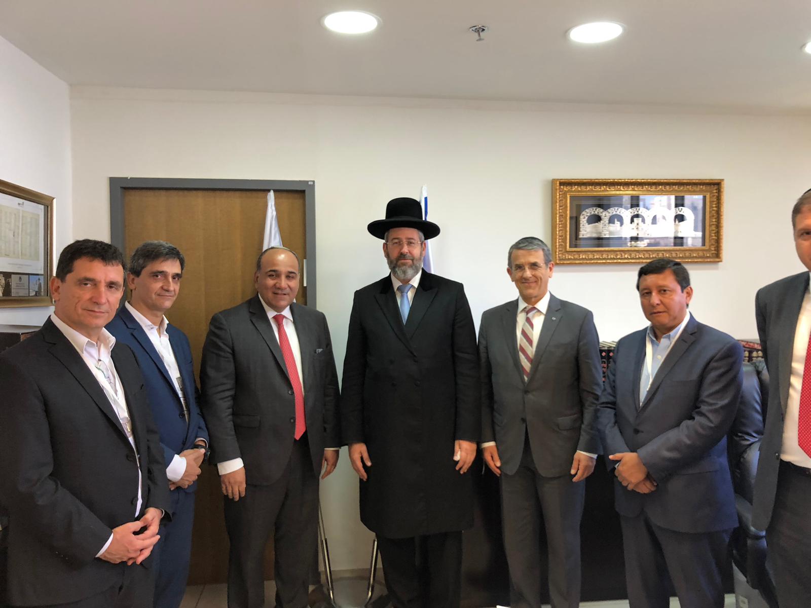 נשיא הקהילה היהודית בארגנטינה לרה"ר הגר"ד לאו: "הקהילה מתחזקת" הרב לאו ומושל טוקמן